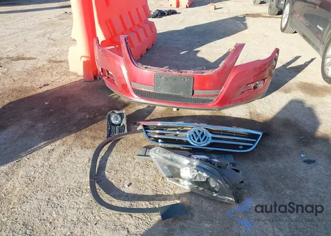 2011 Volkswagen Tiguan Sel z USA, uszkodzony, nr VIN WVGAV7AX8BW001693